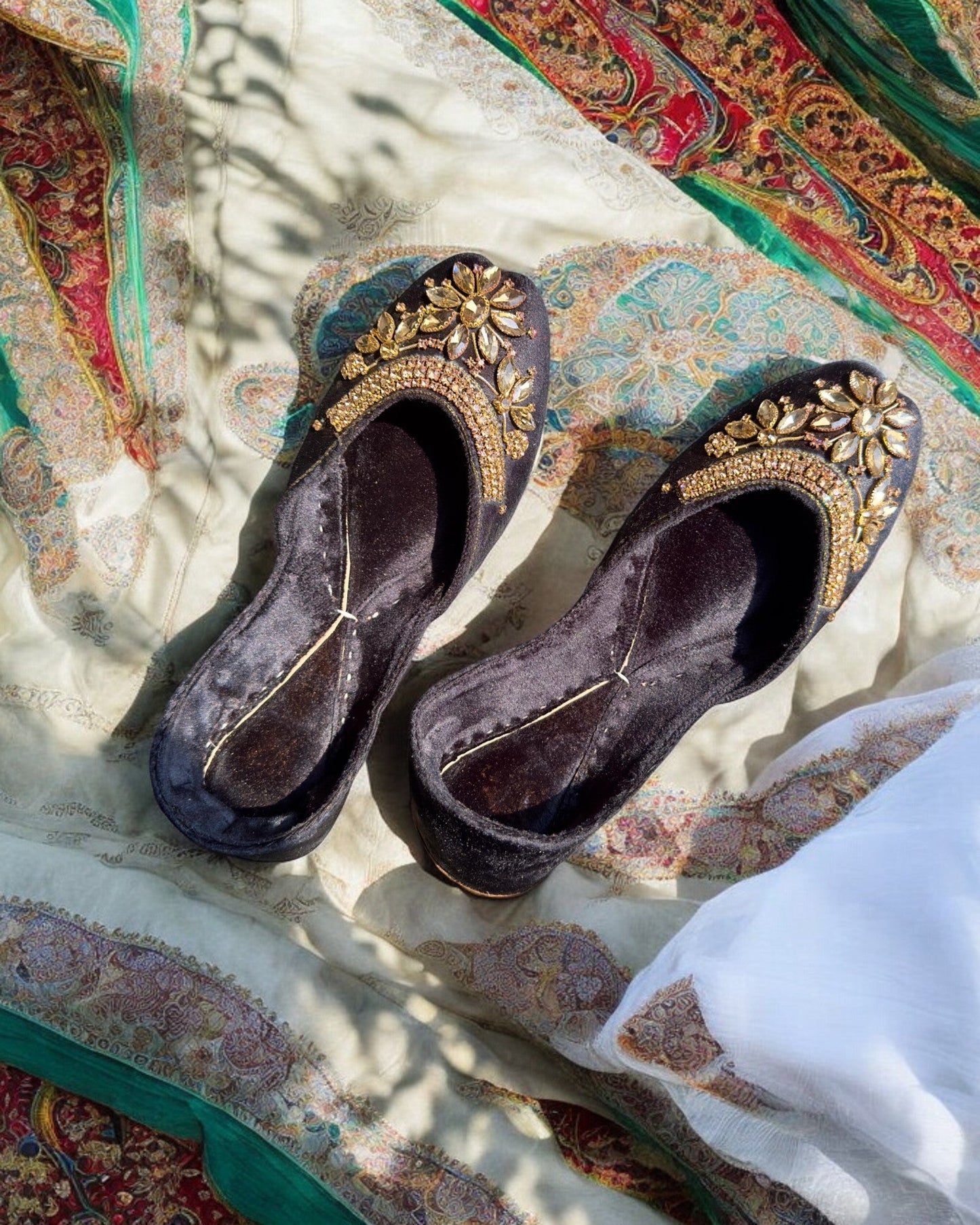 Maharani - Black Jutti