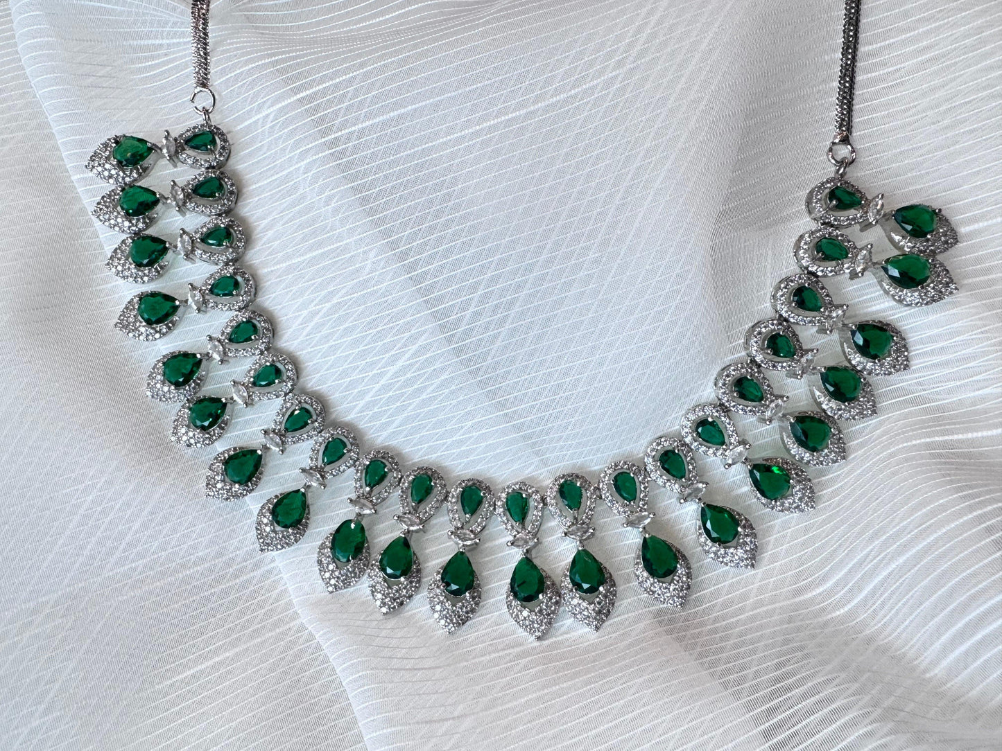 Rent Pearl Drop Choker Necklace - Couture Encore
