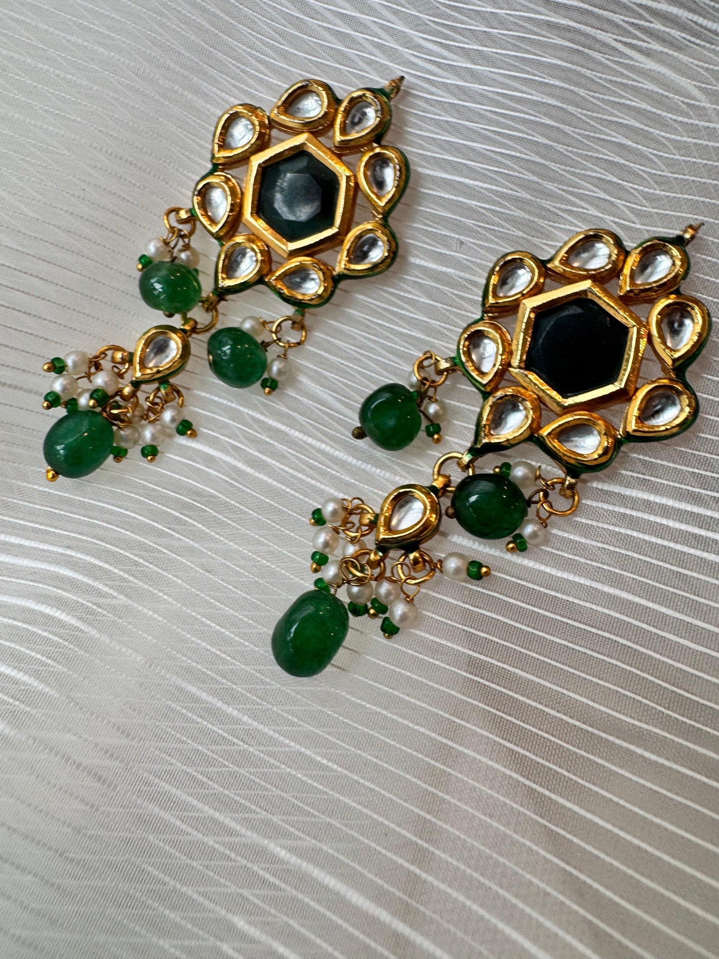 Rent Navrattan Green String Choker Set