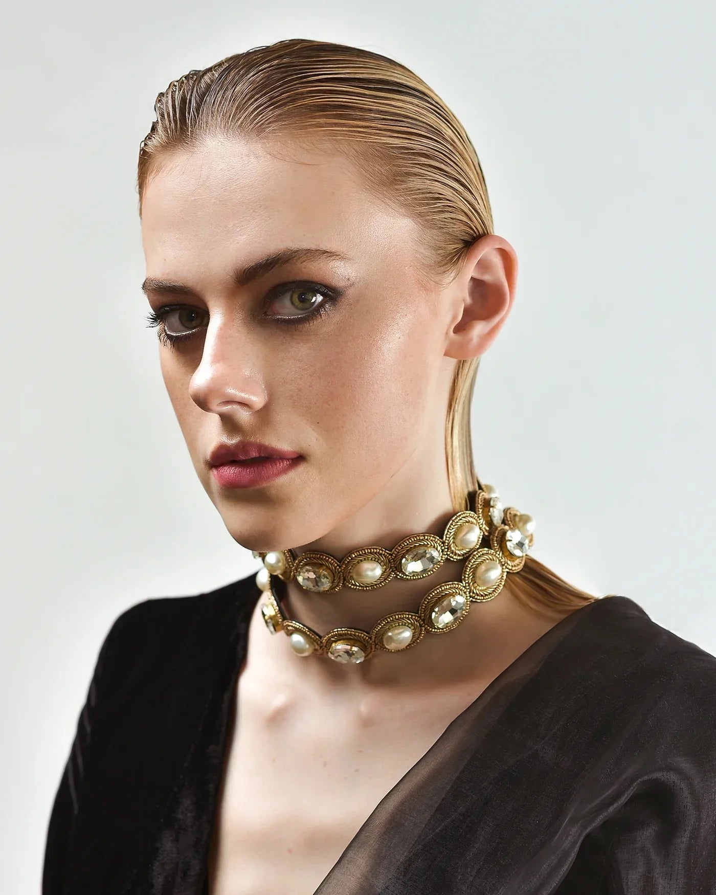 Rent Sequined Choker