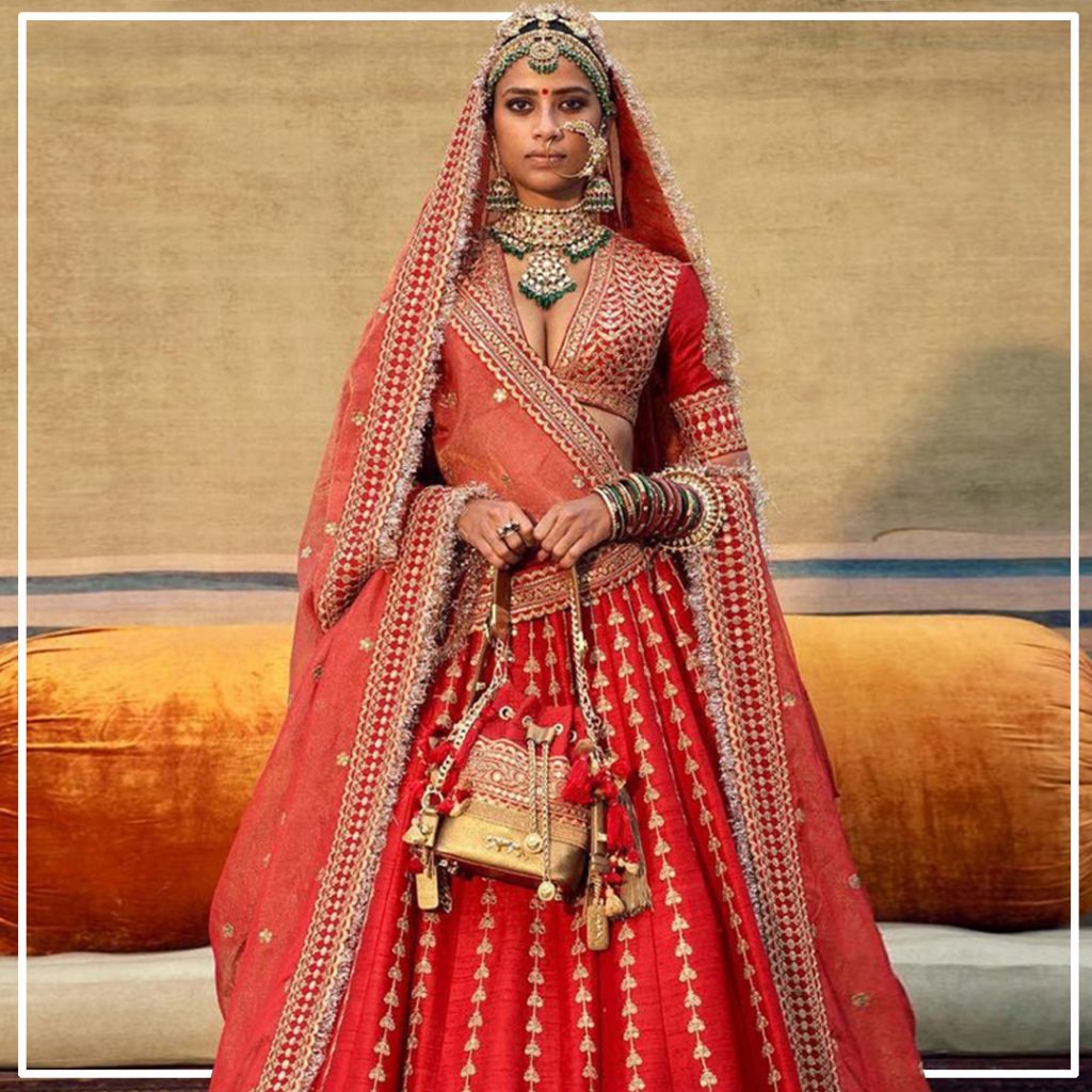 Sabyasachi lehenga on Rent | Sabyasachi belt | Sabyasachi clutch handbag