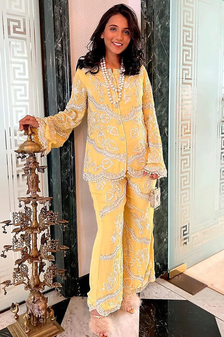 Mani Bhatia Pakistani Style Outfit on Rent