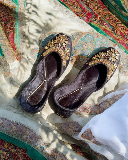 Maharani - Black Jutti