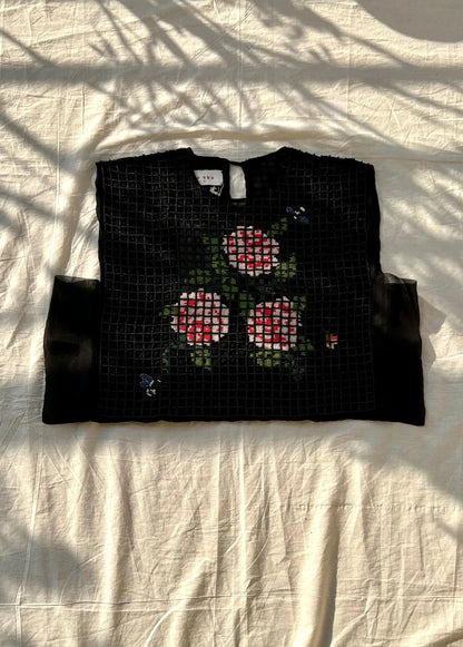 Buy 3 Roses on Black Bib