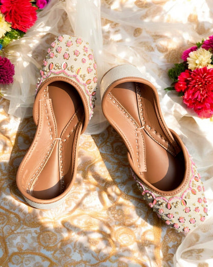 Baithak - Ivory Jutti