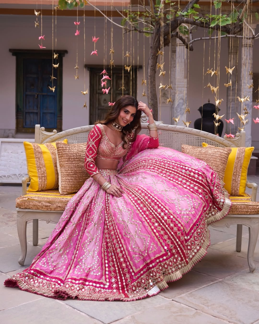 Rent Abhinav Mishra Lehenga