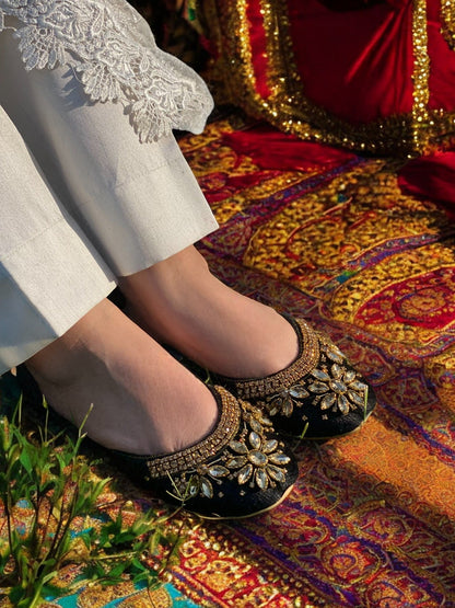 Maharani - Black Jutti