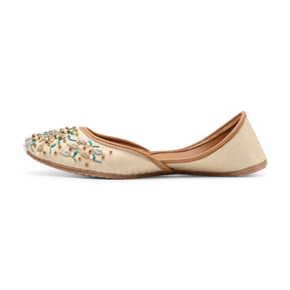Qila - Beige Jutti
