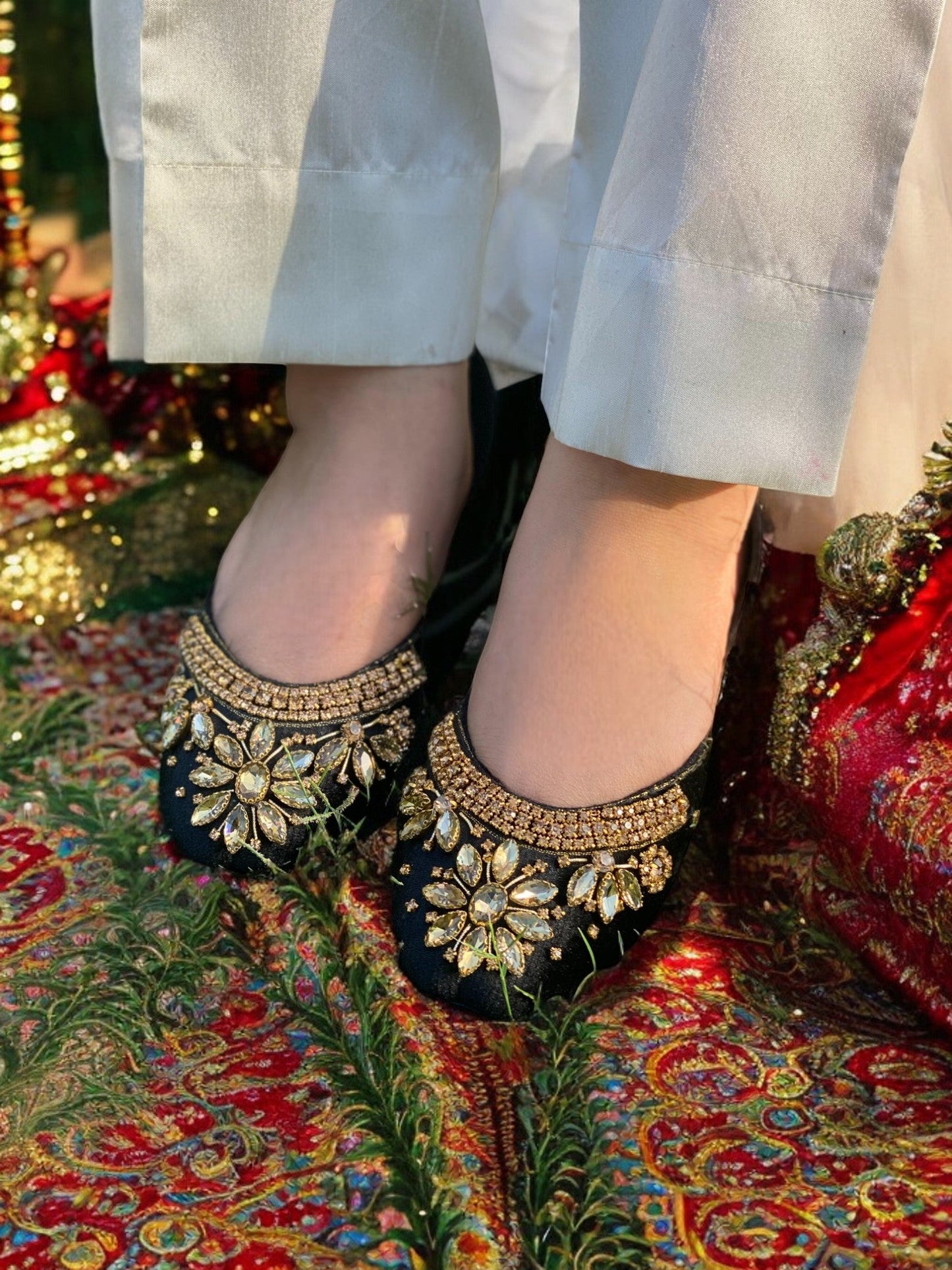 Maharani - Black Jutti