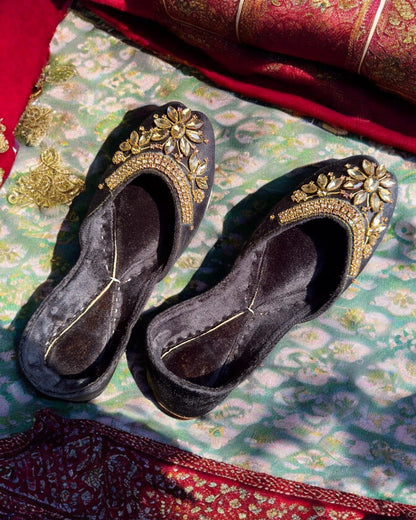 Maharani - Black Jutti