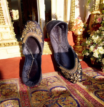Maharani - Black Jutti