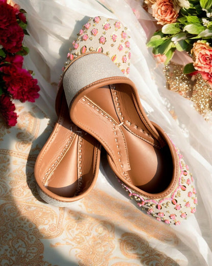Baithak - Ivory Jutti