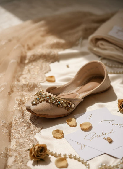 Aarya - Beige Jutti