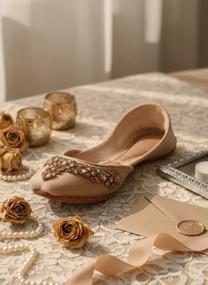 Aarya - Beige Jutti