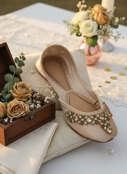 Aarya - Beige Jutti
