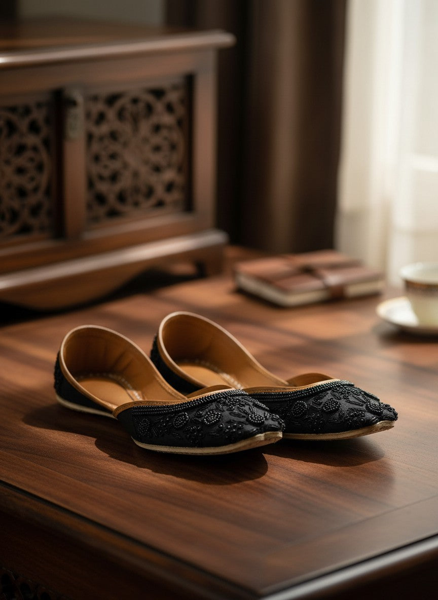 Mausam - Black Jutti