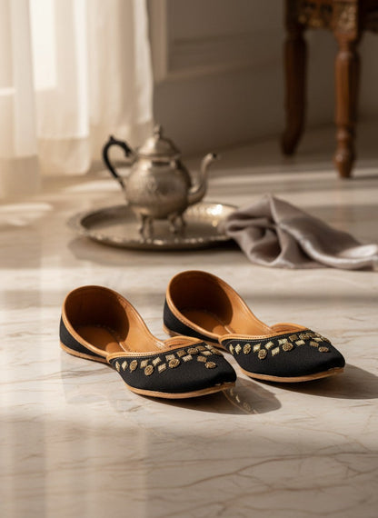 Umrao - Black Jutti