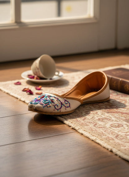 Zari - White Jutti