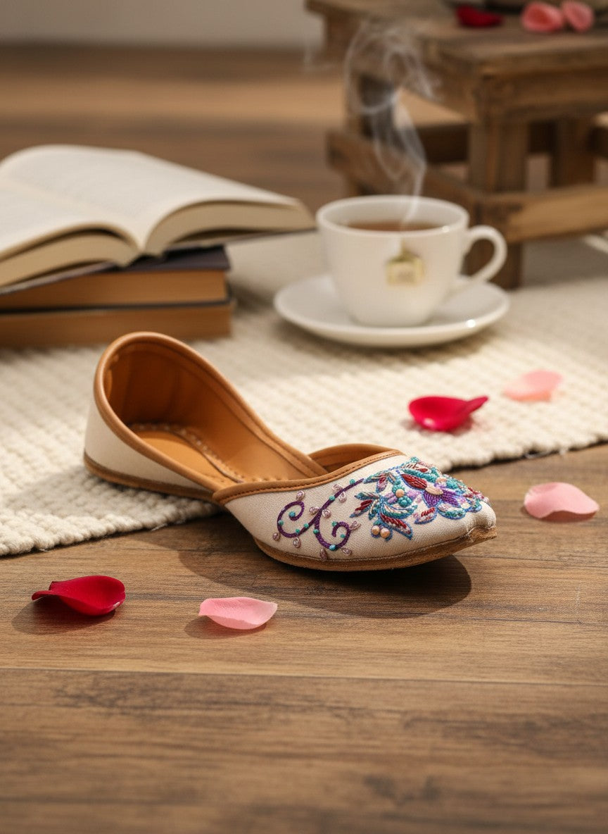 Zari - White Jutti