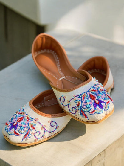 Zari - White Jutti