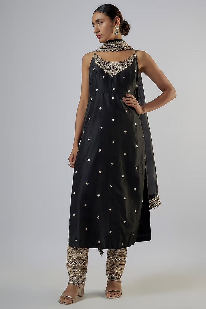 punit-balana-black-silk-organza-silk-mirror-embroidered-strappy-kurta-set